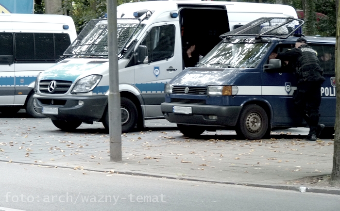 prokuratura nie ufa policji