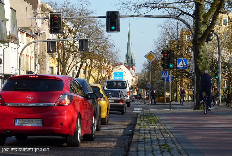 P2250739, zmiana przepsisów, ruch drogowy,