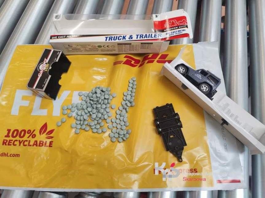 W przesyłce z zabawkami znaleziono&nbsp;narkotyki