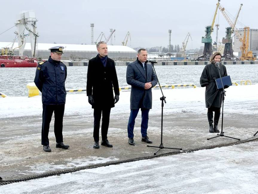 Minister Marchewka i zarząd portu chwalą się dobrym&nbsp;wynikiem